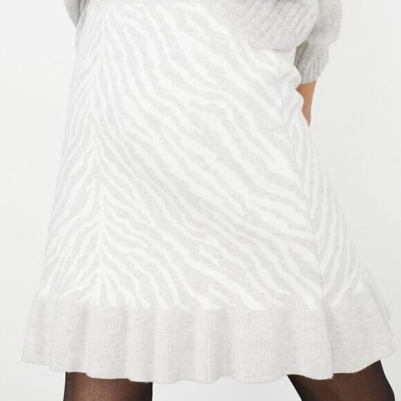 Anthropologie Gray Zebra Ruffled Knit Skirt - Picture 4 of 14